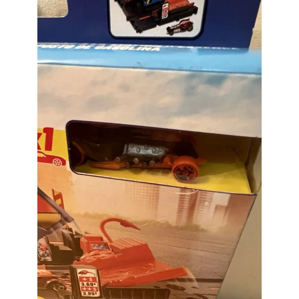 Hot Wheels City Fuel Station Shift Track Playset NEW
